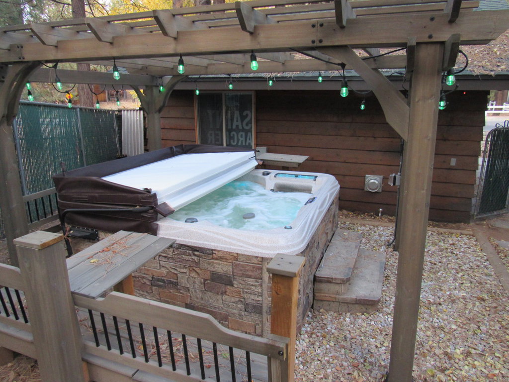 Large Jacuzzi offers accent lighting above