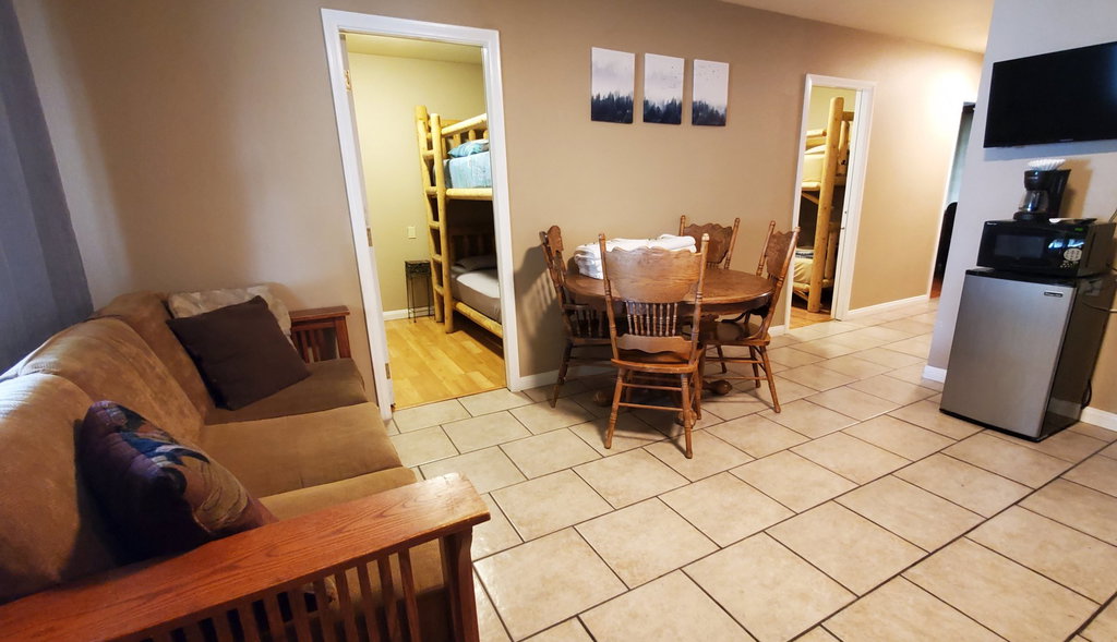 Stay with Big Bear Hostel and Group Cabin Rentals