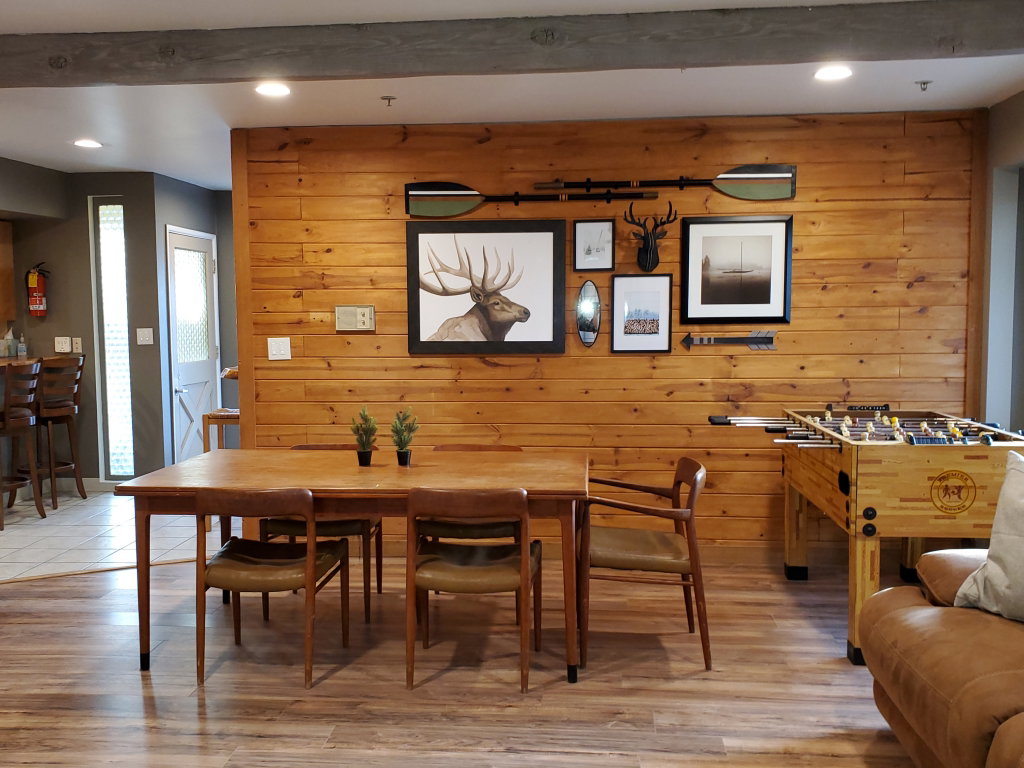 Stay with Big Bear Hostel and Group Cabin Rentals