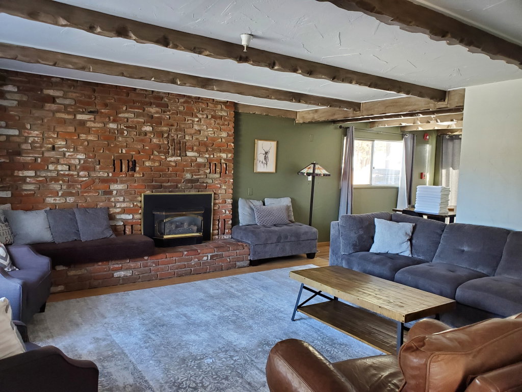 Middle floor Living Room