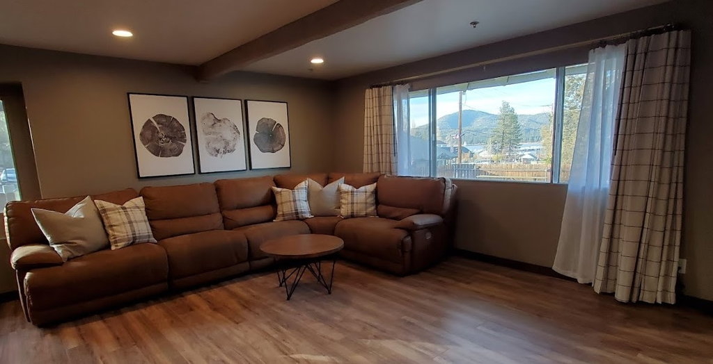 Living Room lake view