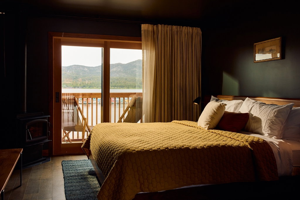 Stay with Hotel Marina Riviera